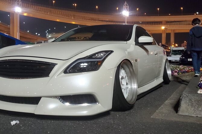 Luxury van Ride to famous car meet up spot Daikoku - Rainbow Bridge to Odaiba: The View That Makes the Night Feel Bigger