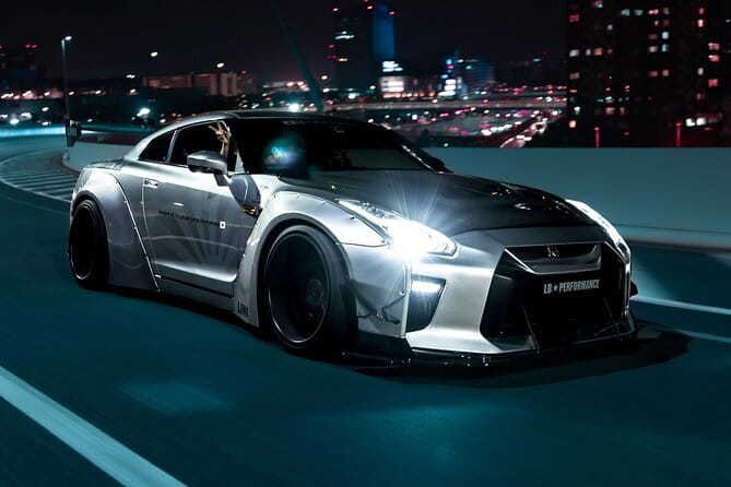 Membership Car Club GTR35 LibertyWalk Daikoku car meet photoshoot - Akihabara start: where the day turns into a car night