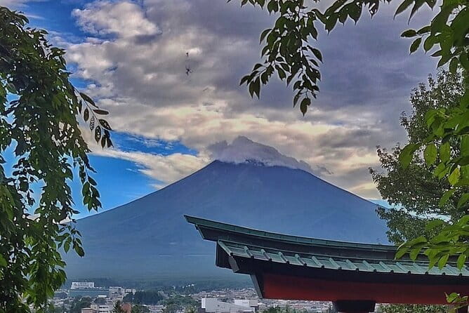 Mount Fuji Full Day Private Tour with English Speaking Driver - Lake Kawaguchiko: the first Fuji moment (and how to use your 2 hours)