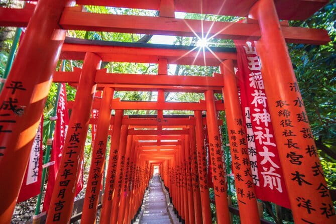 Mount Fuji Full Day Sightseeing Tour from Tokyo - Arakurayama Sengen Park + Chureito Pagoda: The Steps and the Postcard