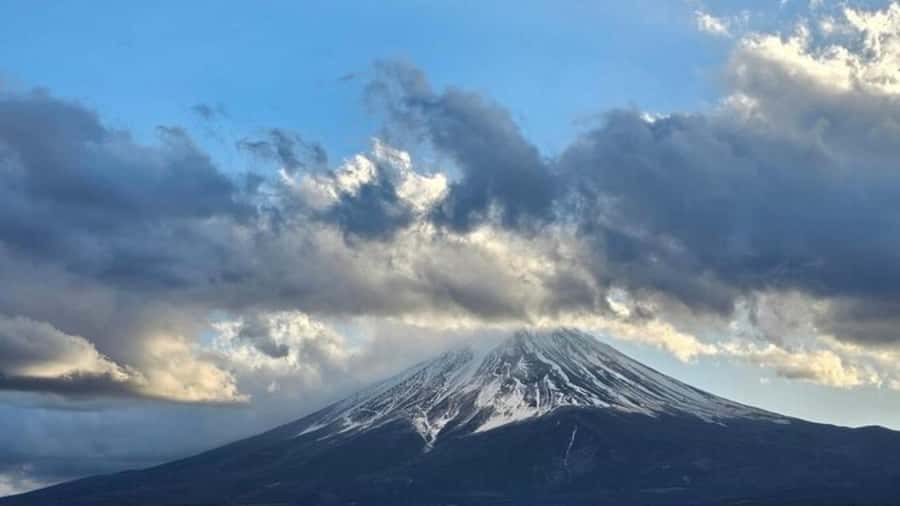 Mount Fuji Private Day Tour customized with English driver - Stop-by-Stop: 5th Station, Chureito Pagoda, Lake Views, and Oshino Hakkai