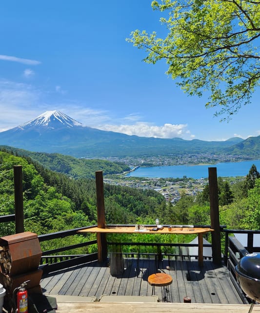 Mount Fuji Private day tour from Tokyo private & Customized - Oshino Hakkai: crisp ponds, thatched-roof charm, and easy strolling