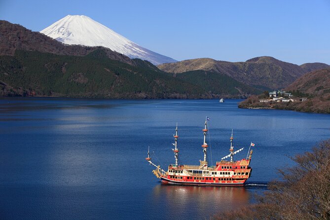 Mt.Fuji and Hakone Tour - Lake Ashi and the pirate-ship style sightseeing: where the day pays off
