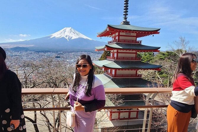 Mt. Fuji Day Trip from Tokyo with English Speaking Driver Guide - Saiko Iyashi no Sato Nenba: thatched roofs for a quieter finish