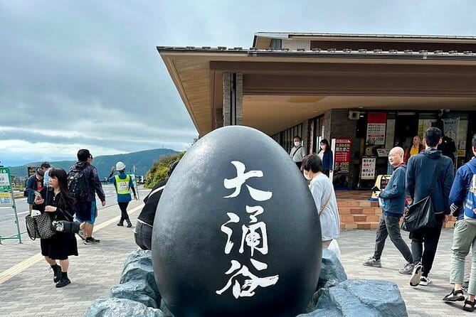 Mt fuji & Hakone customizable day tour w/ English speaking driver - Chureito Pagoda: the most recognizable Fuji angle