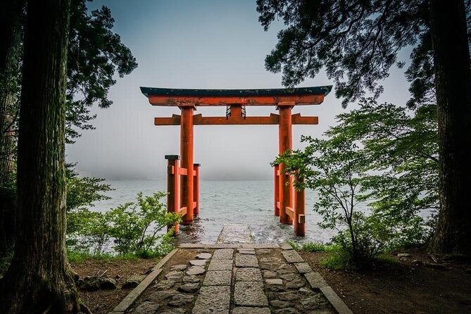 Mt. Fuji, Hakone Private Tour from Tokyo - Onsen, Arts and Nature - Hakone Shrine and Lake Ashinoko Torii Gates: A Calm Slice of Shinto Japan