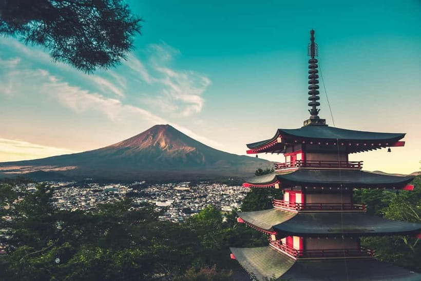 Mt. Fuji Private Tour With Hotel Pick Up From Tokyo - Subaru Line Fifth Station at 2,300 meters: the view that changes the scale