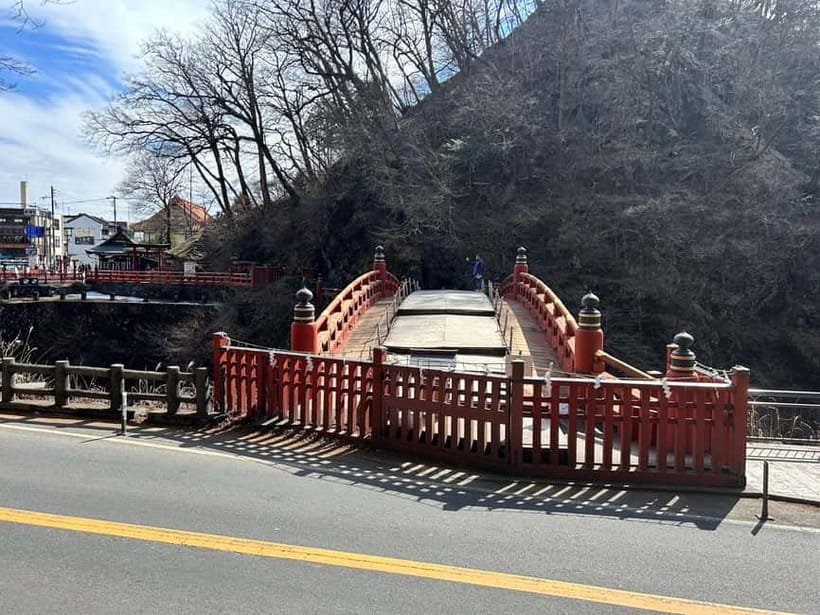Nikko: Kegon Falls, Lake Chuzenji & Toshogu Temple - Lake Chūzenji: A Short Shore Break at Mount Nantai’s Base
