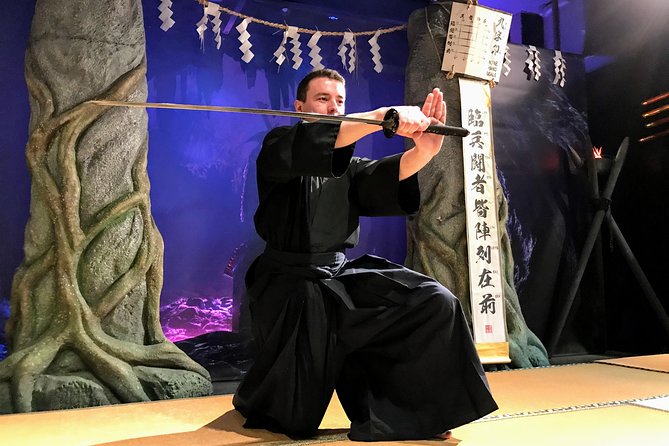 Ninja Samurai 2-hour hands-on lesson by Japanese master in Tokyo - Instructor talent in small groups: the coaching effect