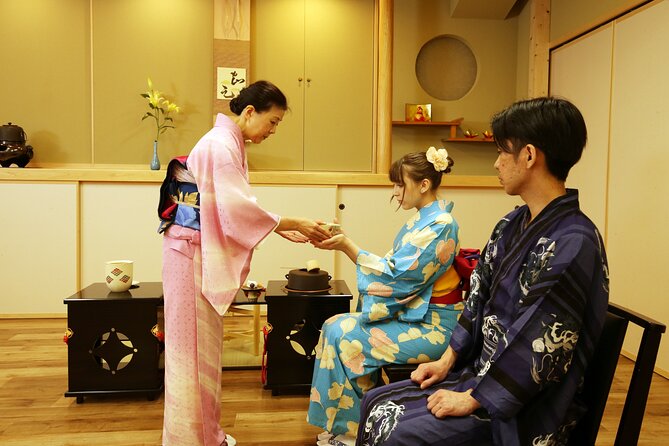 Practicing Zen through Japanese Tea Ceremony - Where You’ll Be: Shibakōen, Minato City, and a Calm Room Setup