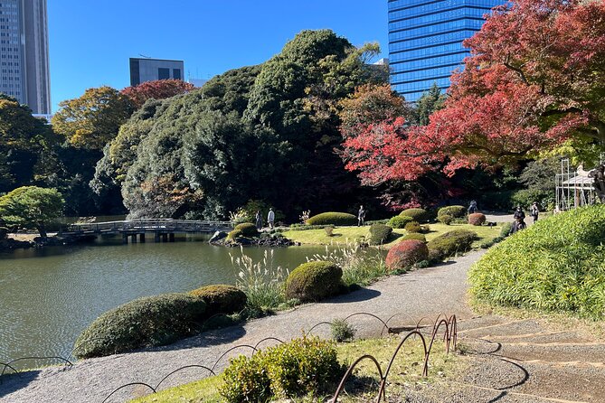 Private Custom Tour in Tokyo with a Bilingual Japanese Guide - Shinjuku icons, Godzilla head, and Tokyo city views