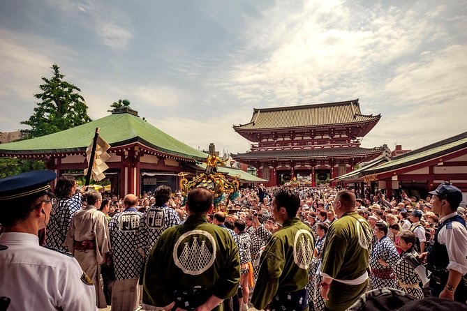 Private Customizable Walking Tour of Tokyo - Harajuku street energy next to Meiji Jingu calm