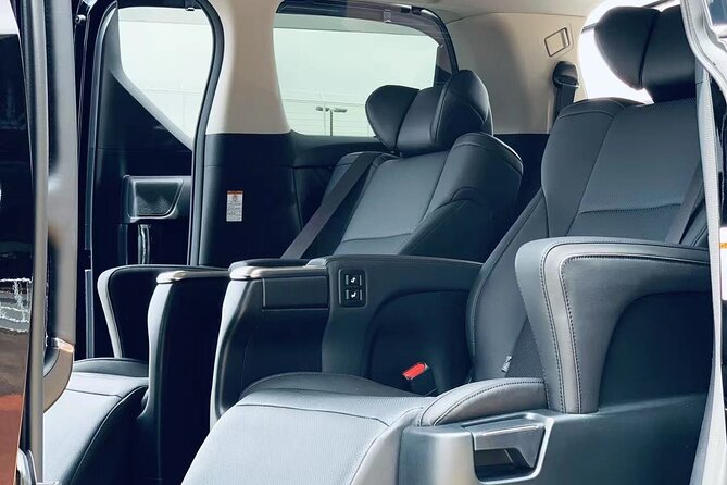 Private departure transfer from Tokyo city to Tokyo Haneda Airport(HND) - Pickup in Tokyo’s Hotel Zone: Welcome Board and Lobby Timing