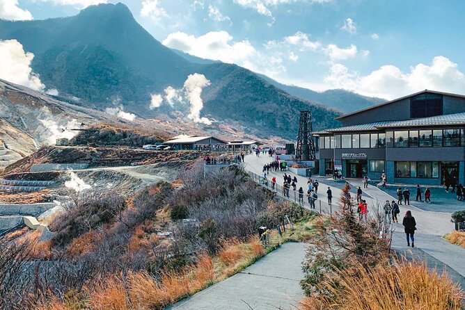 Private Fuji Hakone Tour Charter with English Speaking Driver - Hakone Jinja and Lake Ashi: The Fuji-Frame Photo Stops