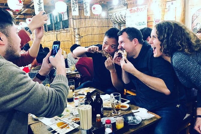 [Private]Shinjuku Golden Gai Bar Hopping w/ Japanese Local Guide - Golden Gai Bar Hopping: tiny doors, guided choices, real mood