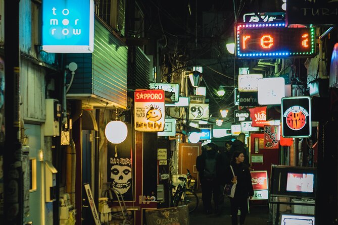 Private Shinjuku Nightlife Walking Tour & Golden-Gai Bar Crawl - Meeting Point, Timing, and Staying Calm in a Crowded Start