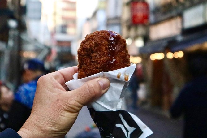 Private Tokyo Food Tour with 10+ Tastings of Japanese Classics - Sushi, gyoza, yakitori, matcha ice cream, and tea tastings
