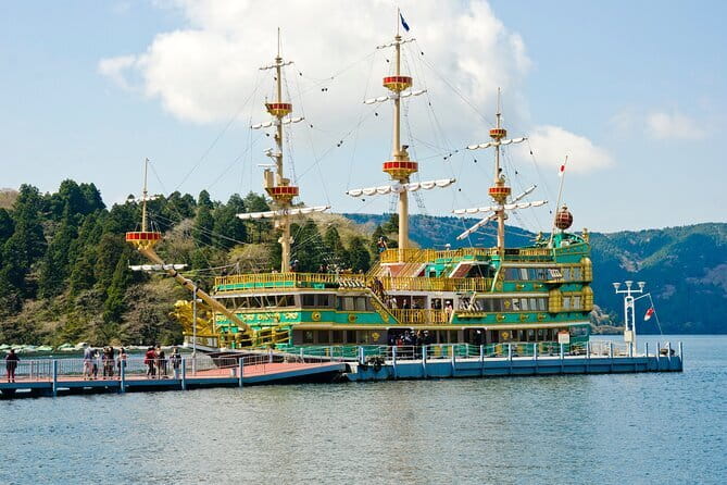Private Tour - Hakone Day Trip! A Tour to Explore All Must-Sees! - Ajisai Bridge near Hakone-Yumoto: a vermilion photo stop with meaning