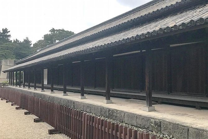 Private Tour - History, Art and Nature at the Imperial Palace - Chidorigafuchi Moat Views: The Classic Tokyo Photo Moment