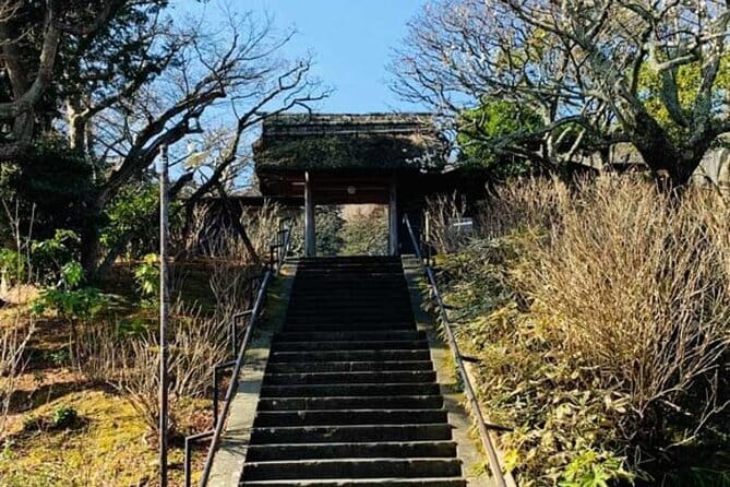 Private Tour Kamakura Yokohama Day Trip English speaking driver - Kotoku-in Great Buddha: the Daibutsu that dominates the scene