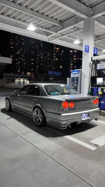 R34Skyline Daikoku PA Fast & Furious Private Experience - Tokyo Tower Photo Stop: Short Time, Familiar Icon