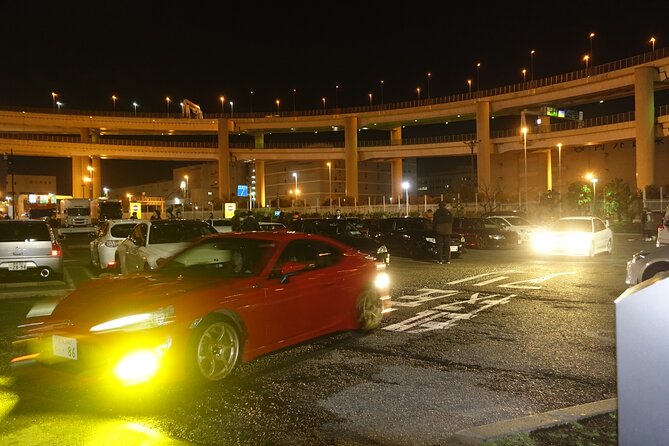 Real Tokyo Runner Club : Daikoku Car Meet Night Tour with JDM Car - The van ride: Tokyo Tower and highway sights on the way in