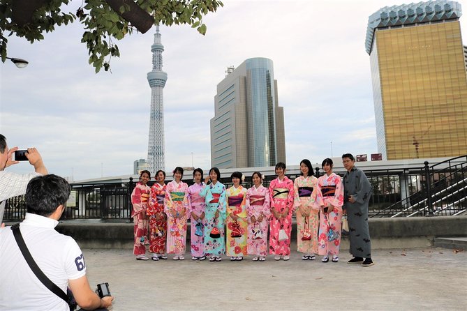 Ride a rickshaw wearing a kimono in Asakusa! Enjoy authentic traditional culture! - Meeting point at HANAKAJapan: find it, check your footwear rules