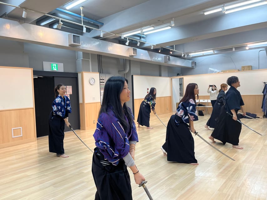 SAMURAI EXPERIENCE in Tokyo(Harajuku)【SAMURAI've】 - Kimono kitsuke: dressing like a Samurai (and learning why it matters)