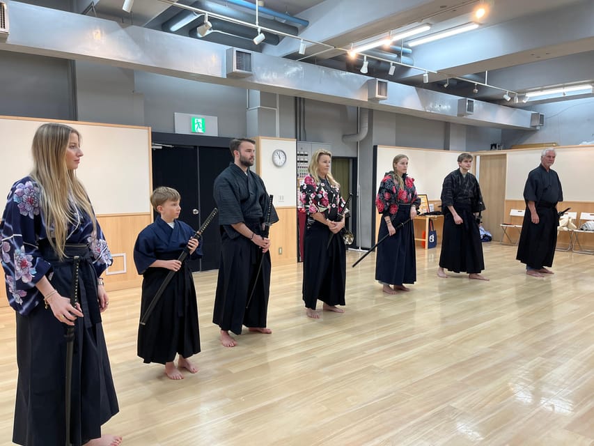SAMURAI EXPERIENCE in Tokyo(Harajuku)【SAMURAI've】 - Reigi sahou etiquette: manners that affect your movement