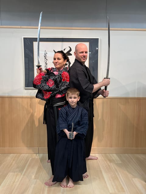 SAMURAI EXPERIENCE in Tokyo(Harajuku)【SAMURAI've】 - Photoshoot with your sword: how to get good pictures without stress