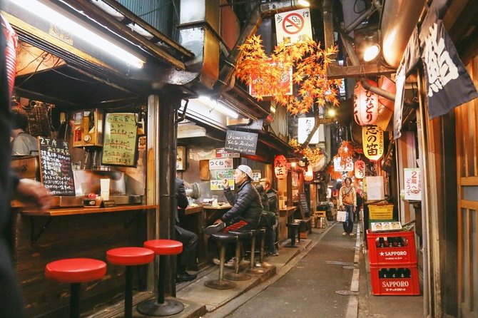 Shinjuku Golden Gai Food Tour - Golden Gai and Araku Bar: Why people line up here