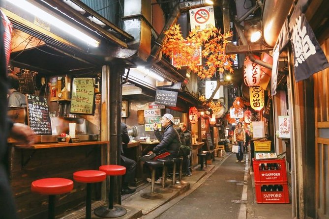 Shinjuku Golden Gai Food Tour in Spanish - One drink included: how to budget for Golden Gai reality