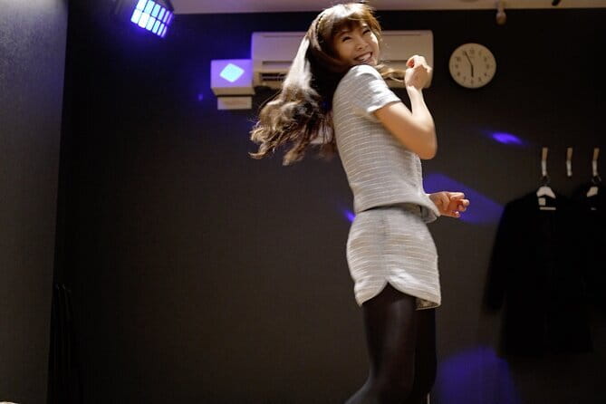 Shuffle Dance in Tokyo with a TikTok Star - Intermediate Level - What to bring (and what to skip)