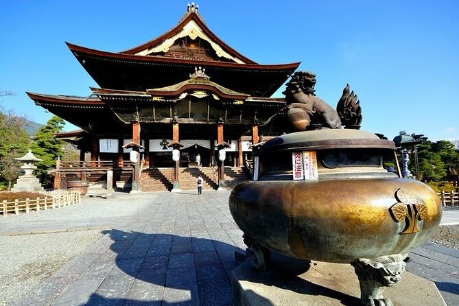 Snow Monkey Park & Zenkoji Temple Nagano Pvt. Full Day Tour. - Zenko-ji Temple: a major temple that’s easier than you think