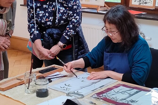 Sumi-e (ink painting) experience in Tokyo - Learning to Look at Sumi-e (The Skill Most People Skip)
