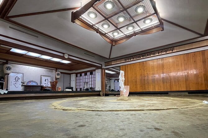 Sumo Practice Viewing Guided Tour and Photo with Sumo Wrestlers - Practical rules that will save you stress inside the stable