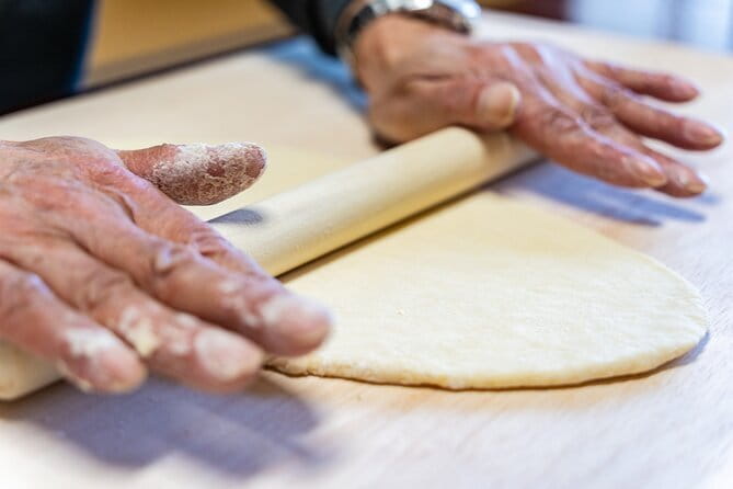 Sushi Cooking Class at Sushi Factory -KIWAMI- Mt.Fuji - Sushi puzzles and creative missions: pearls and boats