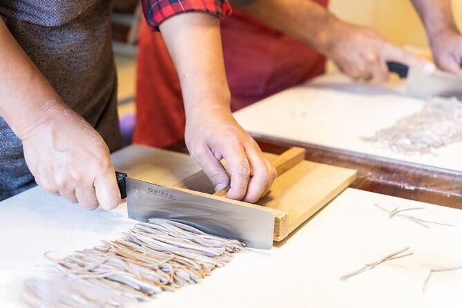 Sushi Cooking Class at Sushi Factory -KIWAMI- Mt.Fuji - Group size and the personal factor