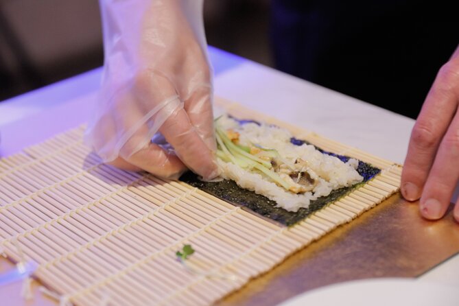 Sushi Making Experience in Shinjuku【Temaki】 - How the 90 Minutes Works: Drink Order, Demonstration, Then Your Roll
