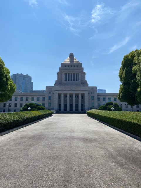 Tameike: Exploring the Heart of Japanese Politics Tour - Finding your guide at Kokkai-gijidōmae Station (Exit 1)