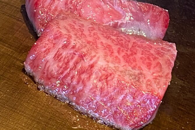 The Premium A5 Wagyu Tour in Shinjuku – With Free-Flow Drinks - Why A5 Wagyu plus a Shinjuku night walk fits together