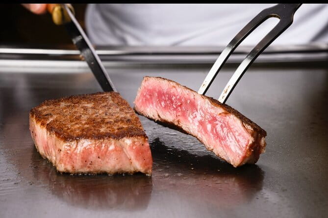 The Premium A5 Wagyu Tour in Shinjuku – With Free-Flow Drinks - Stop 1: Omoide Yokocho (Memory Lane) and why the setting matters