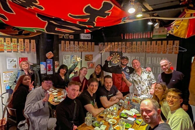 The Premium A5 Wagyu Tour in Shinjuku – With Free-Flow Drinks - The guide and group size: why the pacing feels right