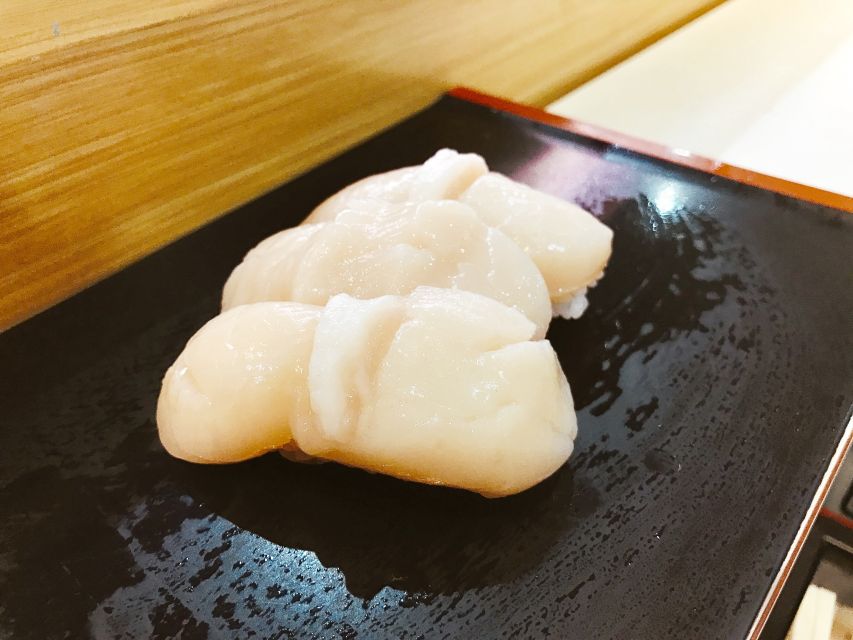 Tokyo: 2-Hour Asakusa Food Hunt & Cultural Tour - Start at Hinatomaru Kaminarimon and settle into the local rhythm