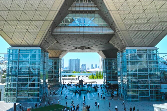 Tokyo Architecture and Contemporary Art Walking Tour with a local guide - Ginza: where polished design meets shopping streets