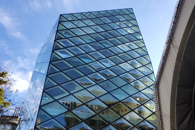Tokyo Architecture and Contemporary Art Walking Tour with a local guide - Price and value for up to 9 people