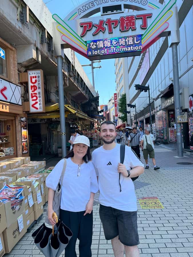 Tokyo: Asakusa, Kappabashi, and Ueno Walking Tour - Guides and language support: why this tour feels easy