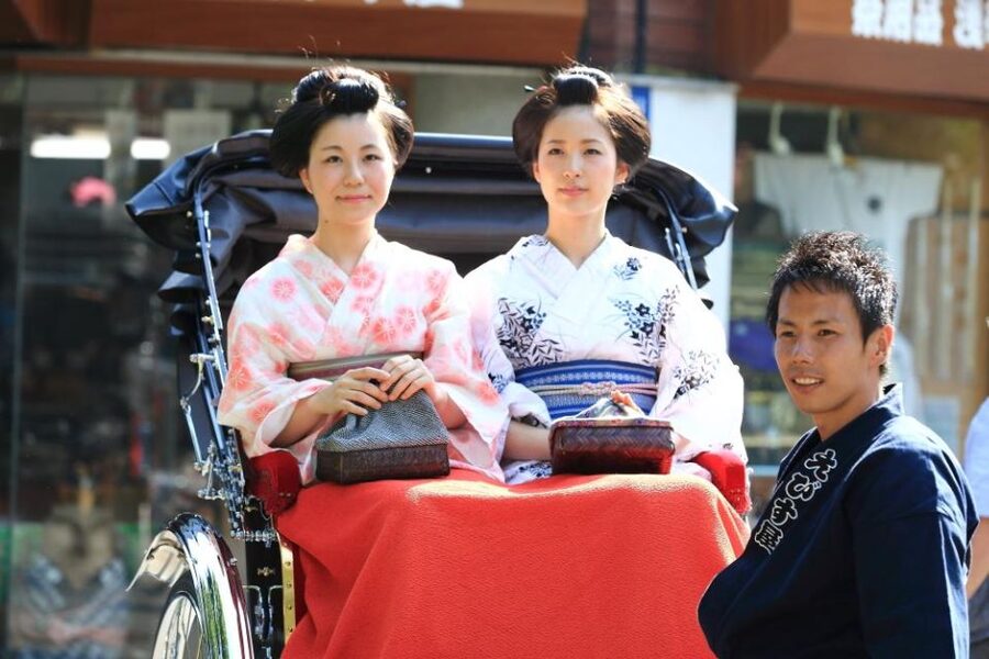 Tokyo: Asakusa Sightseeing Tour by Rickshaw - Why a rickshaw through Asakusa feels different
