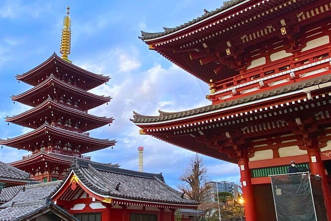Tokyo: Asakusa Temple & Shrine Walking Tour with Local Guide - Asakusa’s Senso-ji and Asakusa Shrine, stitched into one story