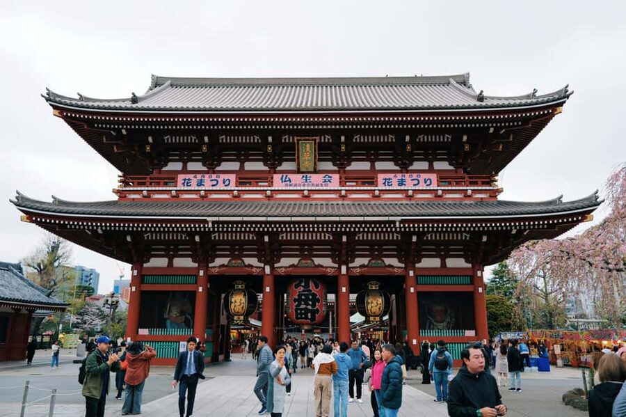 Tokyo: Asakusa & Tokyo’s Oldest Temple Senso-ji Walking Tour - The Kaminarimon Gate Moment: A Fast Photo Hit With Real Context